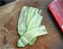 凉拌黄瓜卷的做法图解2