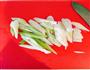 葱爆肉的做法图解1