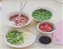 豌豆炒肉肉的做法图解2