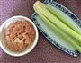 芹菜炒鸡胸肉的做法图解1