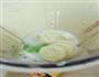 香蕉牛油果奶昔的做法图解3