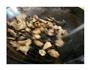 3种食材轻松get黑豆炖鸡的做法图解6
