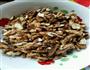 木耳拌核桃仁的做法步骤1