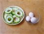 苦瓜煎太阳蛋的做法图解2