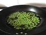 毛豆炒肉的做法图解3