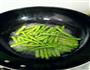 酸辣炝四季豆的做法图解2