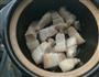 五花肉炖菜脯的做法图解3