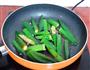 孜然煎秋葵的做法图解4