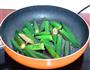 孜然煎秋葵的做法图解5