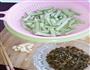 梅干菜四季豆的做法图解1