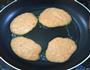 胡萝卜煎饼一专治不吃胡萝卜的宝宝的做法图解3