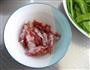 荷兰豆炒腊肠的做法图解5