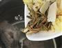 霸王花银耳猪骨润肺汤的做法图解5