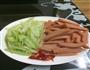 芹菜炒香肠的做法图解1