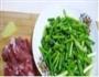 蒜台炒肉的做法图解1