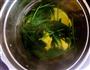 凉拌菠菜粉丝的做法图解2