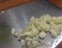 炝炒包菜丝的做法图解2