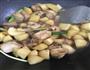 土豆炖鸡的做法图解4