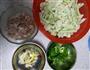 花菜炒肉的做法图解1