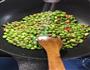 太太乐鲜鸡汁肉末毛豆的做法图解7