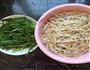 豆芽炒韭菜的做法图解1