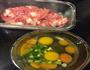 猪肉滑蛋饭的做法图解1