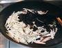 茭白香菇木耳丝的做法图解3
