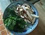 香菇鸡肉粥的做法图解1