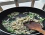 花甲肉炒韭菜花的做法图解4