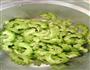 凉拌苦瓜的做法图解1