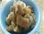 蘑菇炒肉的做法图解1