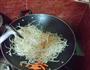 银鱼豆芽的做法图解2