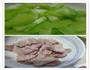 西芹炒肉片的做法图解1