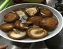 香菇蒜苔肉片的做法图解2