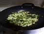 花菜炒青椒的做法图解4