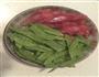 荷兰豆炒腊肠的做法图解2