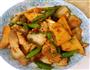 回锅肉炒卤豆腐的做法图解2