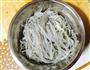 酸菜炒粉条的做法图解2