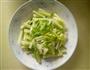 西芹百合的做法图解2