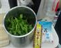 蒸芹菜叶的做法图解1