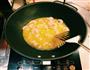 滑蛋虾仁的做法图解4
