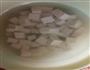 番茄炖豆腐的做法图解1