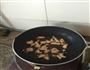 蒜苔炒肉的做法图解2