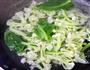 五花肉炒花菜的做法图解1
