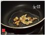 蒜片煎香肠的做法图解4