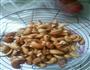 腰果，脆骨肠的做法图解1