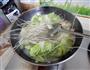 白菜炖藕饼的做法图解6