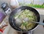 白菜炖藕饼的做法图解7