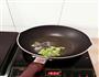 炒芹菜粉的做法图解4