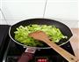 炒芹菜粉的做法图解5